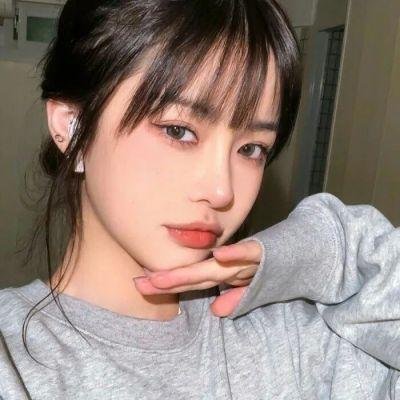 俏皮女学生